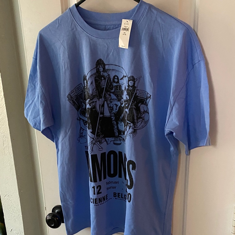 NWT the ramones tee